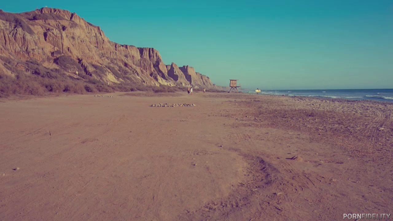 Eva notty tettona in una cosa a tre sulla spiaggia
 #76674425