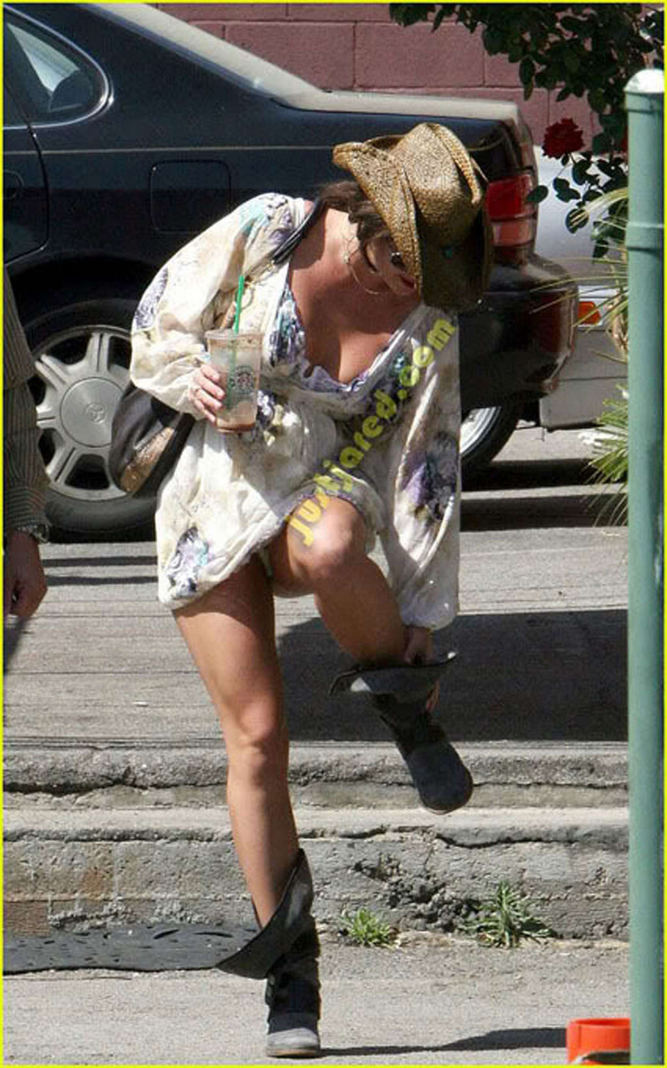 Britney Spears very sexy and hot upskirt paparazzi photos #75359064