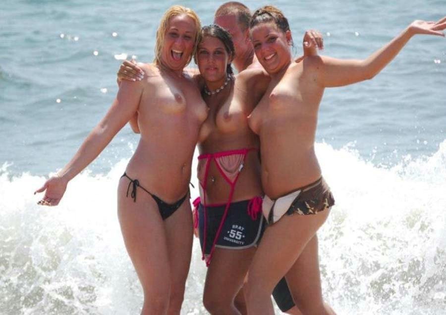 Hot Amateur sexy Babes nackt am Strand
 #67247311