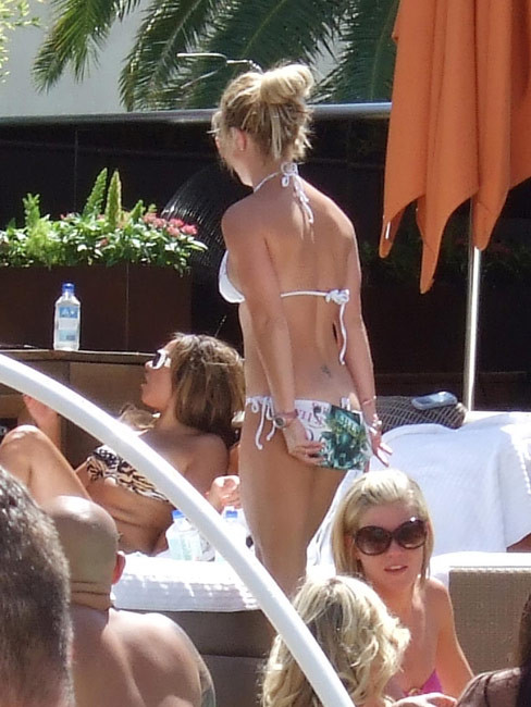 Nasty celebrity Britney Spears amazing upskirt and sexy bikini #75406626