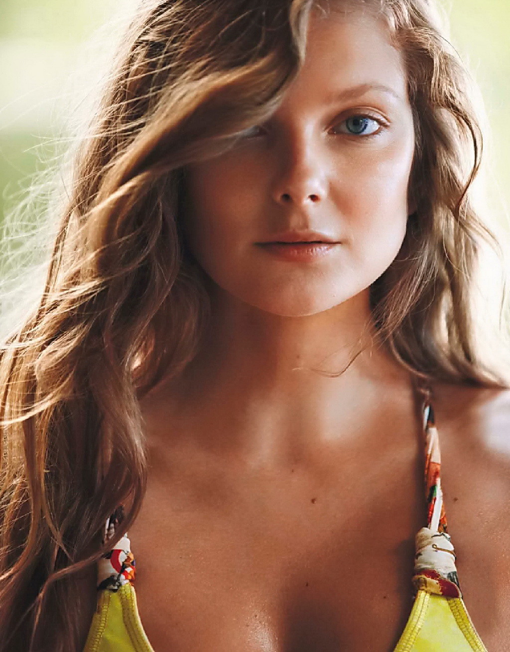 Eniko mihalik en photo topless pour le magazine elle france
 #75238965