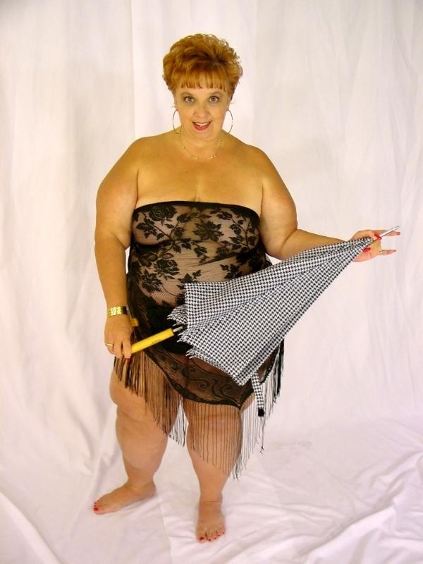 Rotschopf Plumper posiert
 #75583821