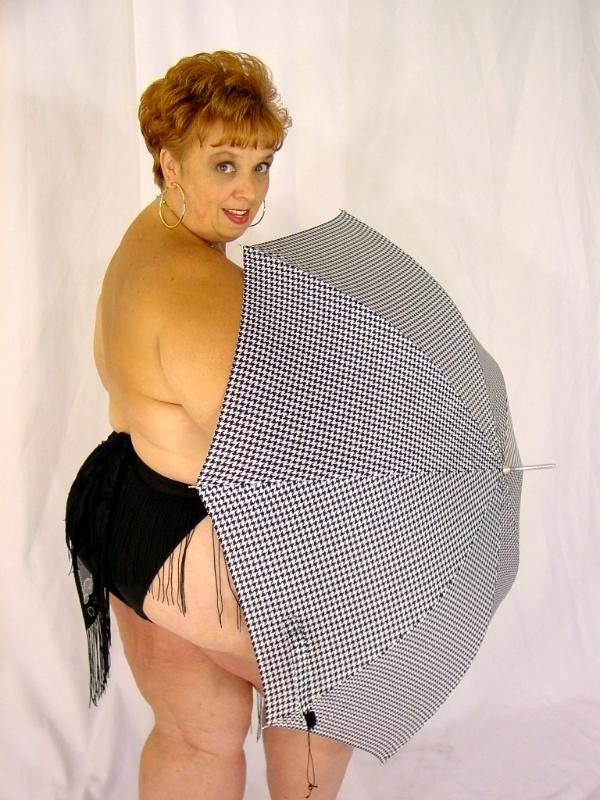 Rotschopf Plumper posiert
 #75583843