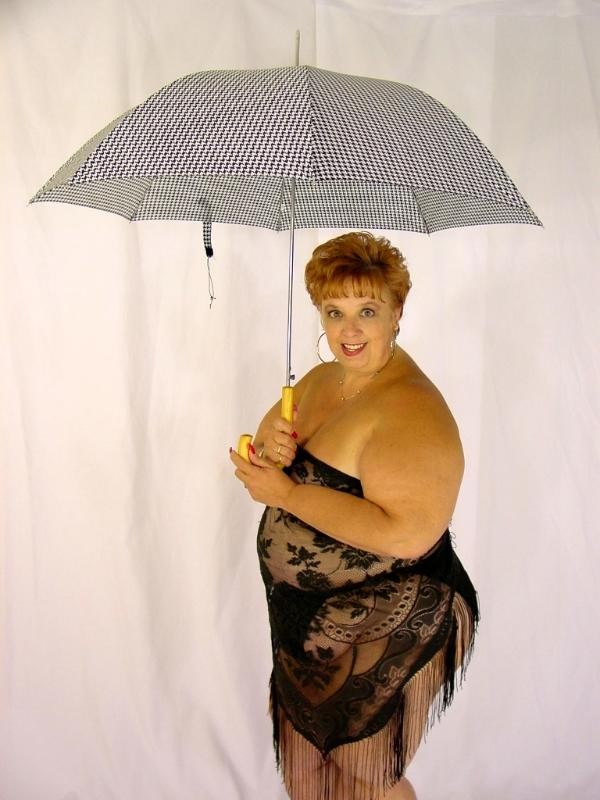 Rotschopf Plumper posiert
 #75583862