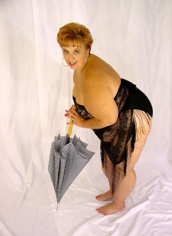 Rotschopf Plumper posiert
 #75583925