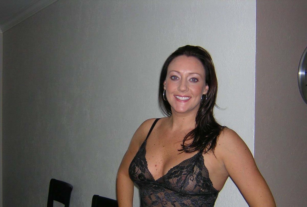 Southern belle in lingerie
 #77584286