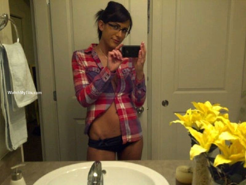 Novias jóvenes tetonas
 #67432774