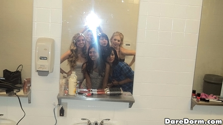 大学生の異人種間セックス
 #71527867