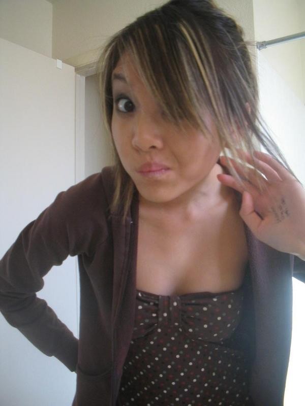 Sweetie posing and mugging real cute for her cam #69825501