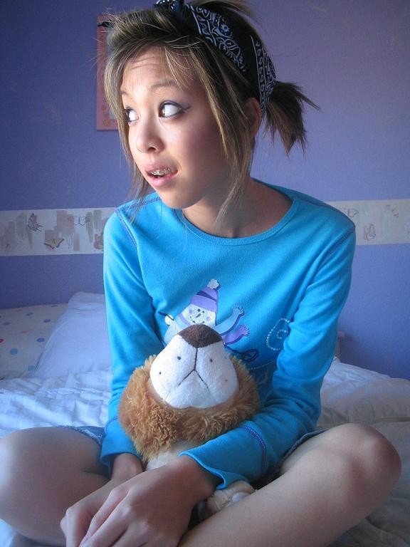 Sweetie posing and mugging real cute for her cam #69825555