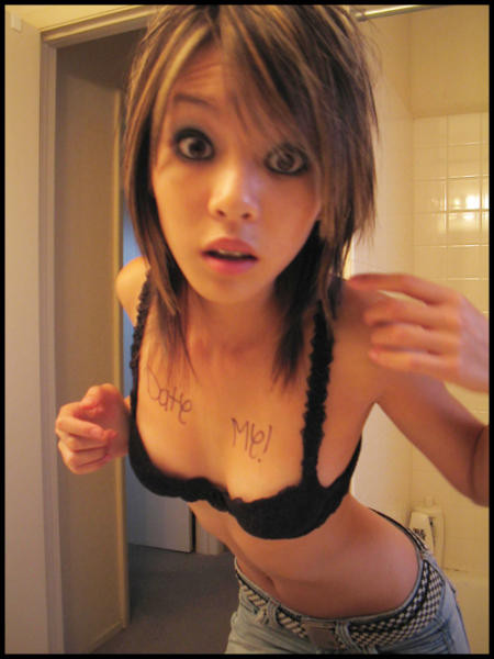 Sweetie posing and mugging real cute for her cam #69825580