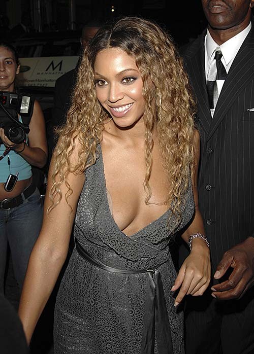 Beyonce knowles sehr sexy und heiß see thru und upskirt Fotos
 #75285249
