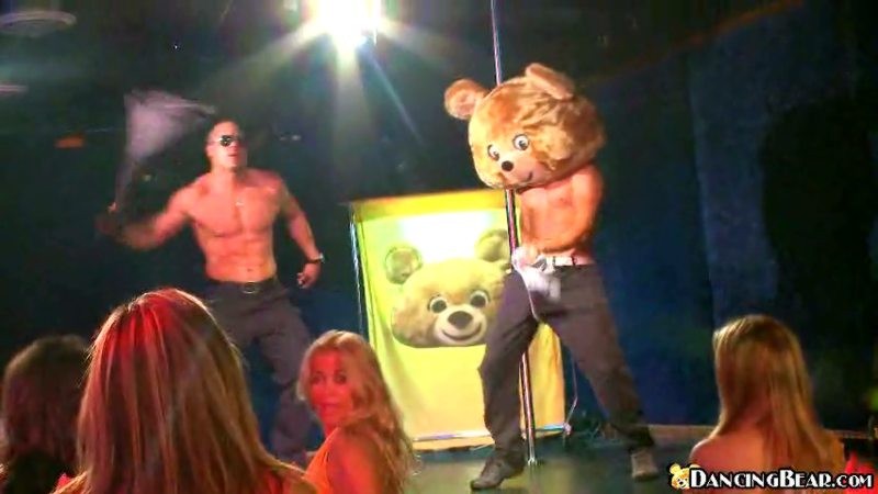Male stripper blowjobs from the female audience #74451513