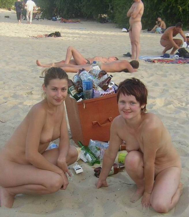 Bouncy breasted nudist teen strips and bares all #72252191