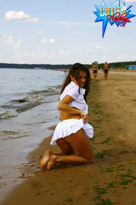 このセクシーな10代のサンバサーは、コマンドーになるのが好きだ。
 #71605268