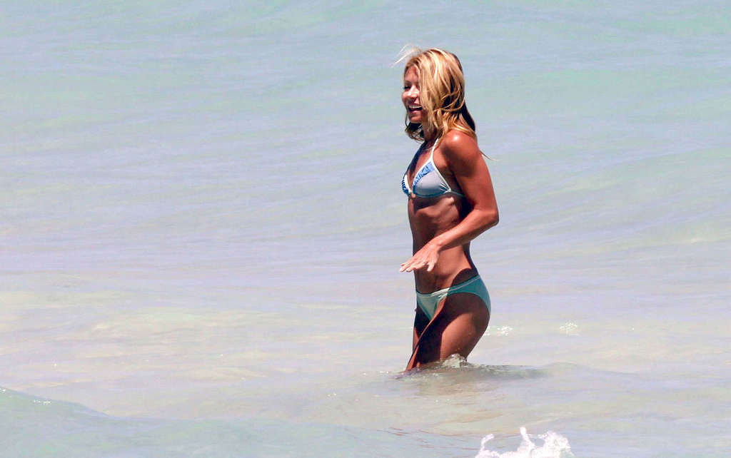 Kelly Ripa showing nice nipples and sexy body in bikini on beach #75371638