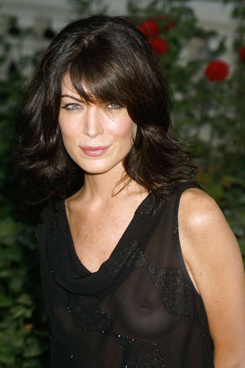 Lara Flynn Boyle showing her tits in see thru top paparazzi pictures #75276067