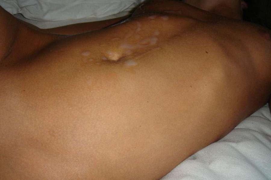 Colección de fotos calientes de una perra desnuda amateur empapada de semen 
 #68338353