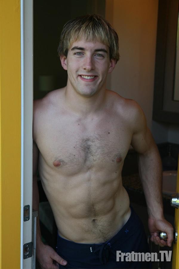 Nackter hungriger muskulöser Burschenschaftler
 #76997433