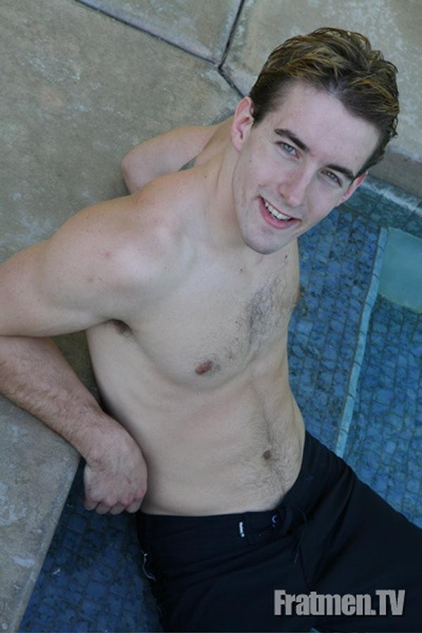 Nackter hungriger muskulöser Burschenschaftler
 #76997469