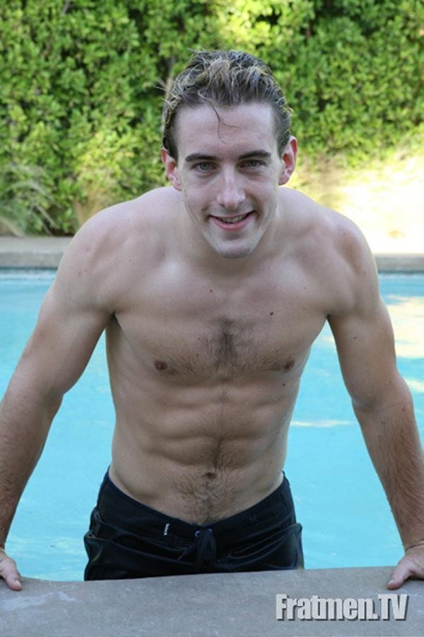 逞しい男子学生の裸
 #76997500