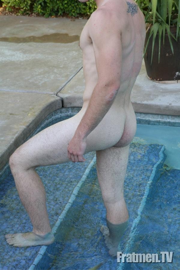 Nackter hungriger muskulöser Burschenschaftler
 #76997545