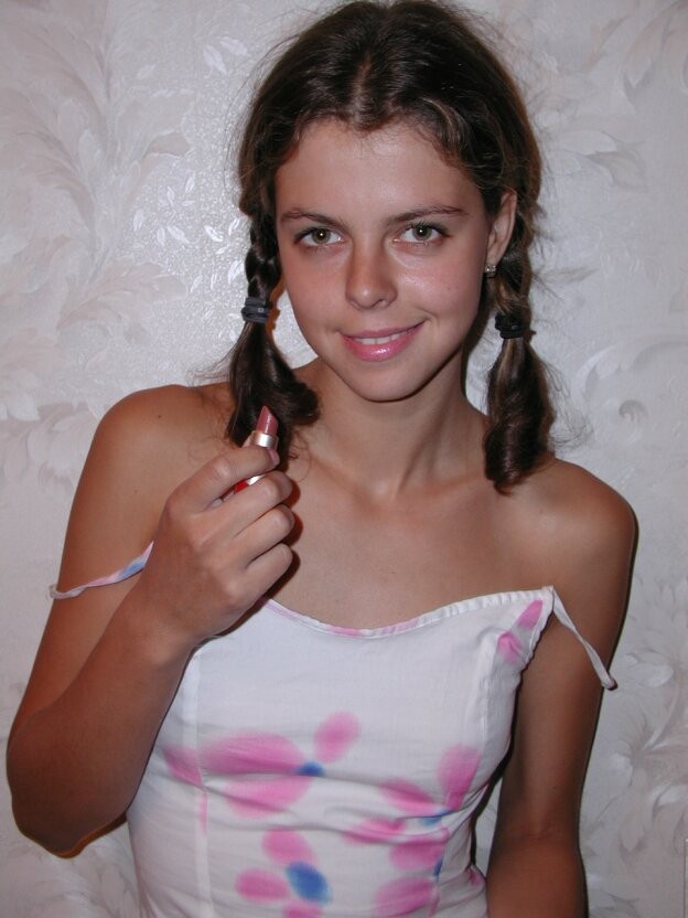 Amateur con cola de cerdo se masturba con un nudo y se la chupa a su novio
 #67811026