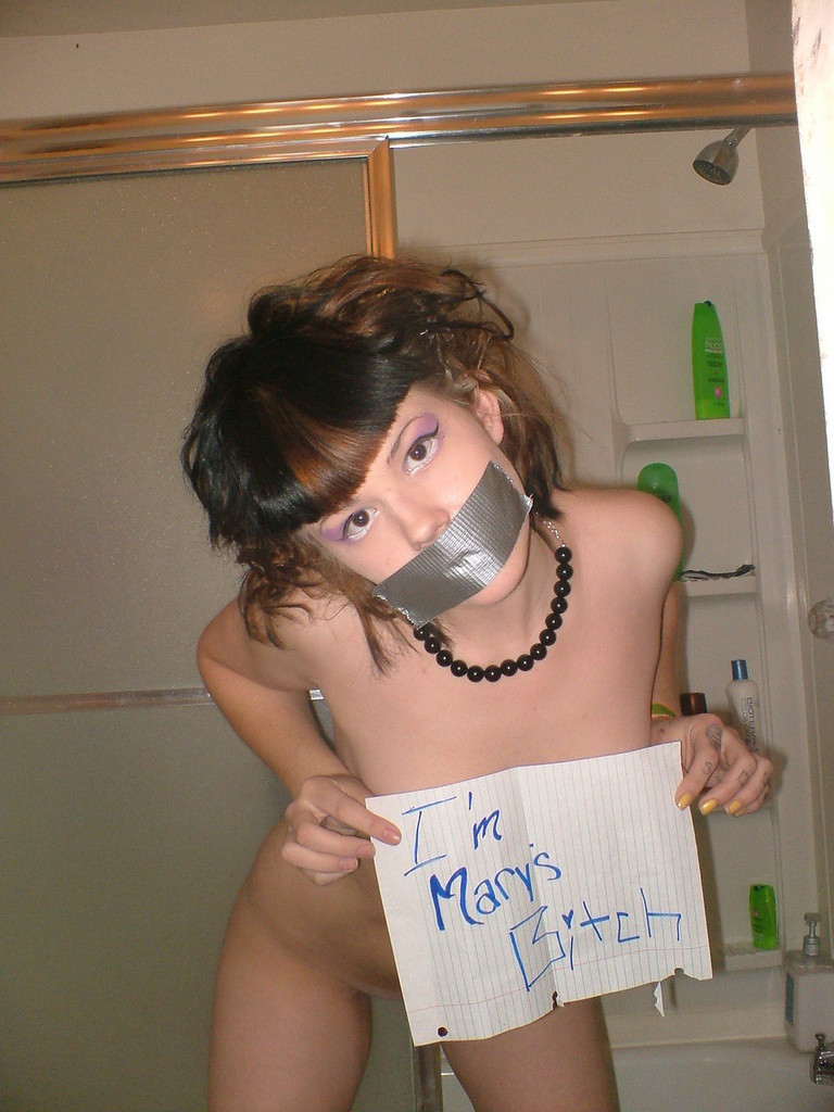 Amateur con cola de cerdo se masturba con un nudo y se la chupa a su novio
 #67811116