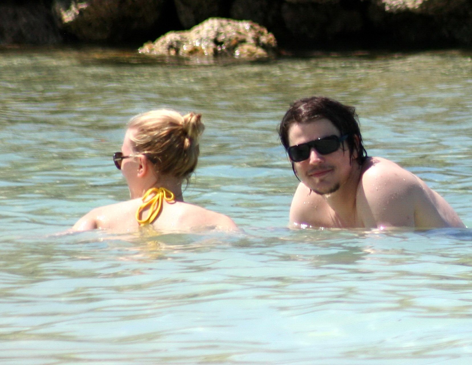 Scarlett johansson busty indossando bikini sulla spiaggia in Giamaica
 #75323997