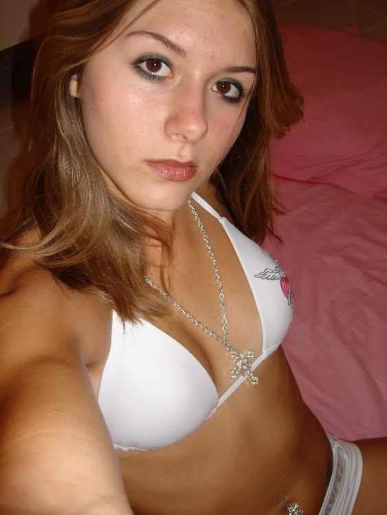 Brooke taking the time to shave in front of the camera #79398966