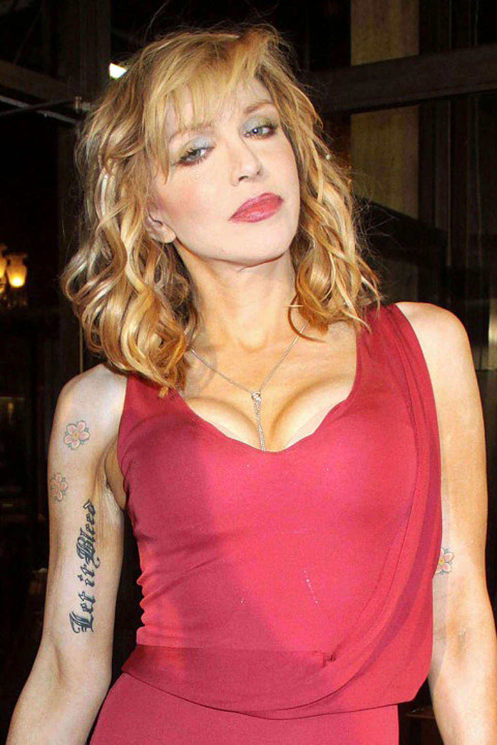Courtney Love exposing her sexy body and fucking huge boobs #75332512