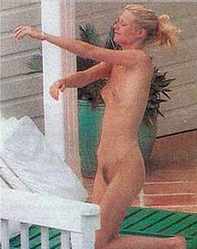 Celebrità gwyneth paltrow totalmente esposto figa pelosa e tette
 #75400892