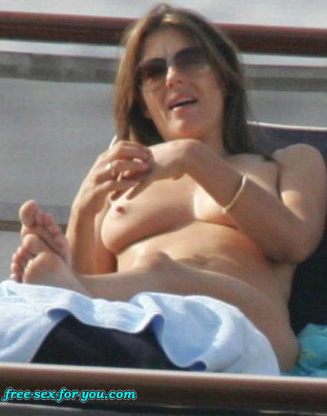 Elizabeth Hurley shows tits on yacht and upskirt paparazzi pix #75433564