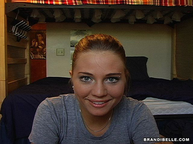 Hot brunette teen scopare duro alla webcam
 #78939706