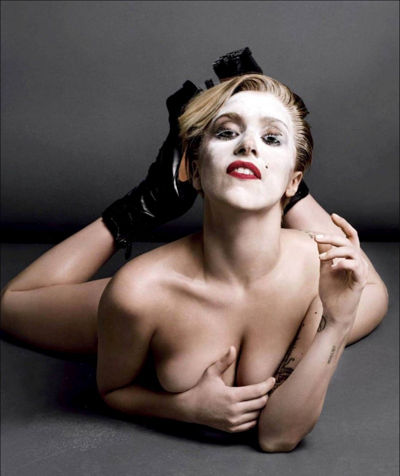 Lady Gaga  see her tits and pussy  totally nude posing pictures #75189898