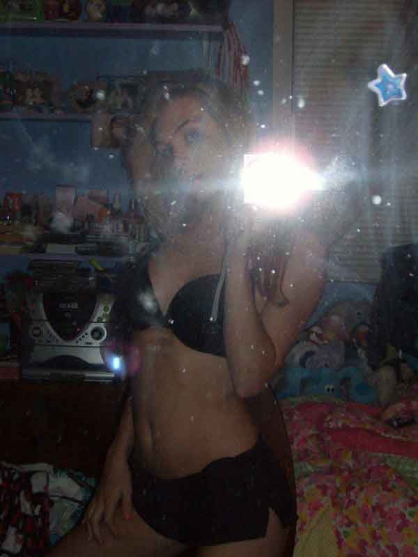 Amateur chick's selfpics
 #68169555