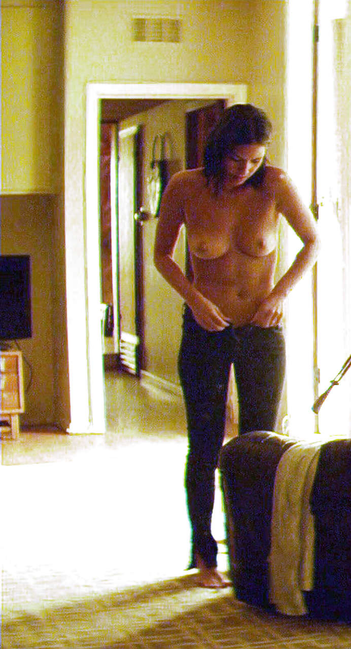 Olivia Munn posa in topless sulle sue foto sexy private
 #75250269