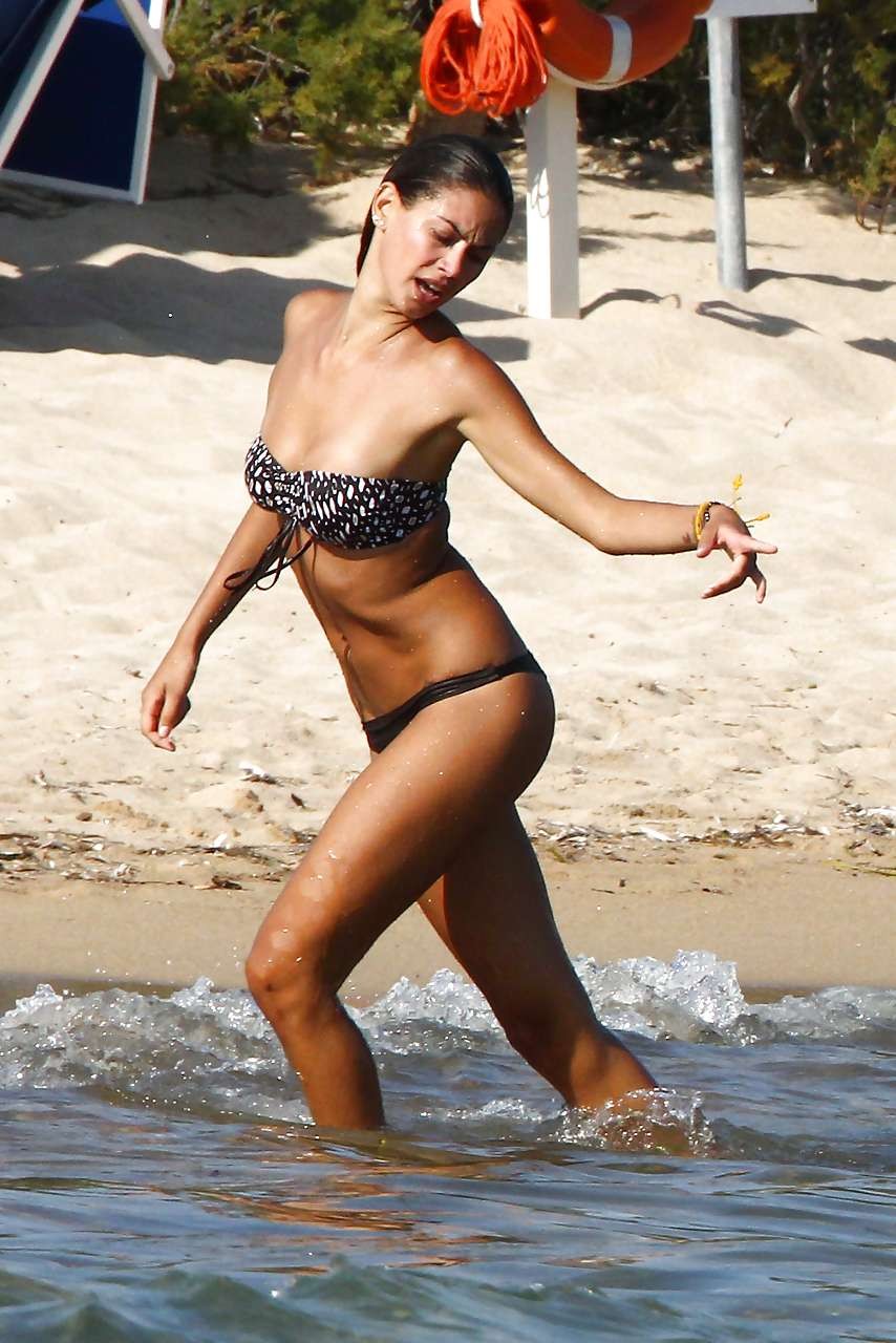 Melissa Satta showing her fantastic ass in thong bikini on beach paparazzi pictu #75294742