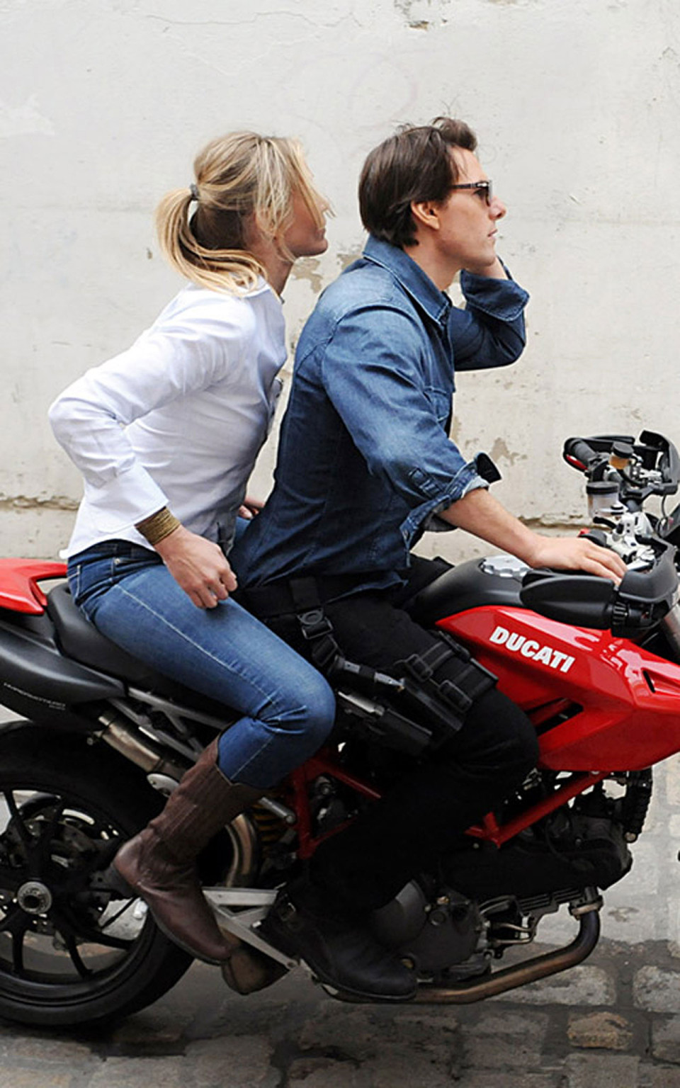 Cameron Diaz showing sexy and hot ass on a motorbike #75370180