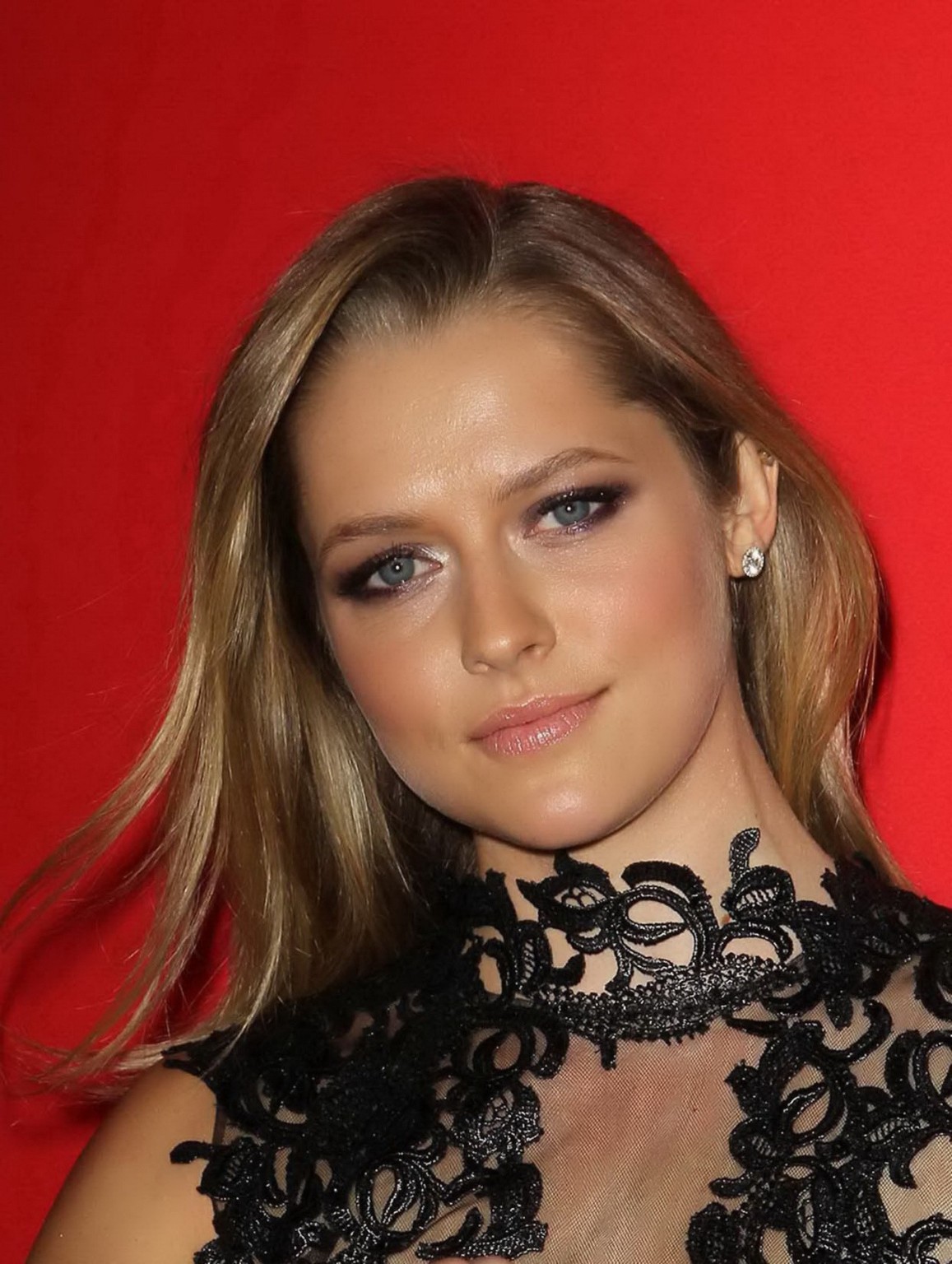 Teresa Palmer braless showing huge see-through cleavage at the Warm Bodies premi #75242357