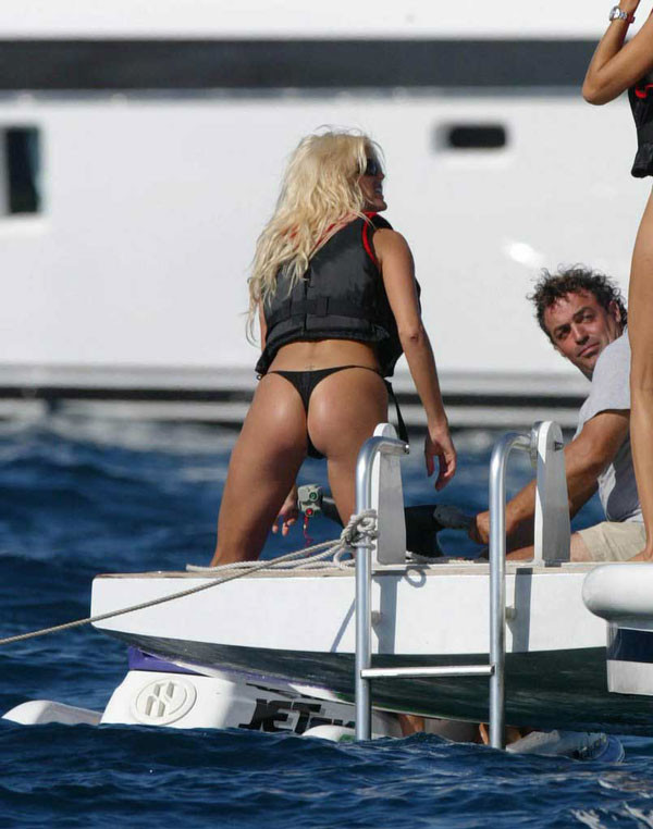 Victoria Silvstedt in thong on beach and posing very sexy #75442459