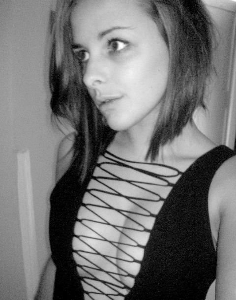 Eine weitere sleazy Bildergalerie von geilen weiblichen selfshooters
 #71635311