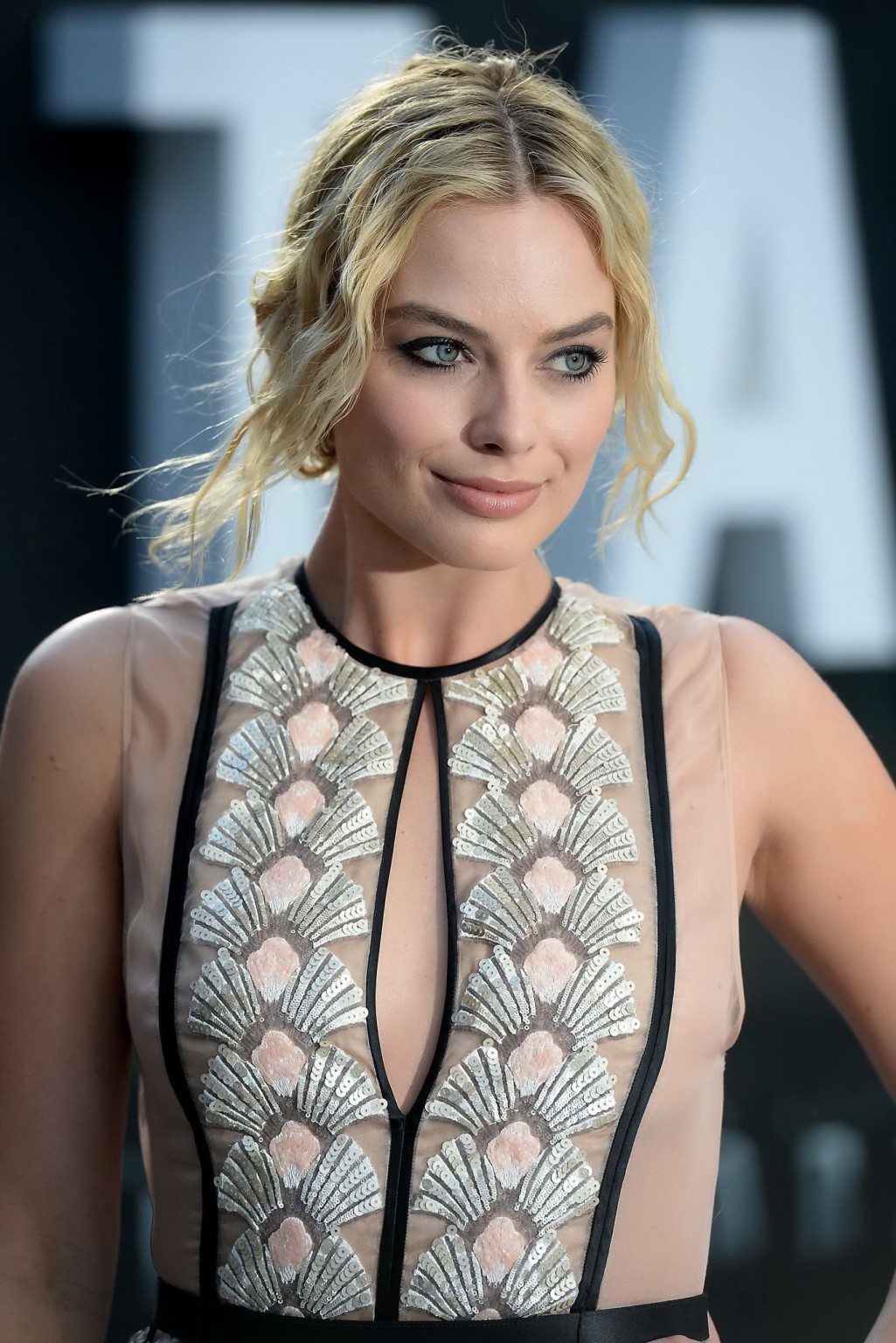 Margot Robbie cleavy and leggy showing sideboob #75140371