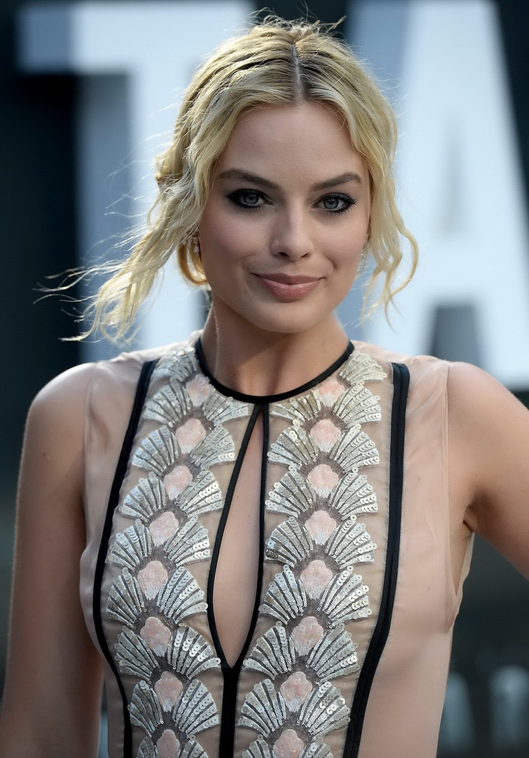 Margot Robbie cleavy and leggy showing sideboob #75140378