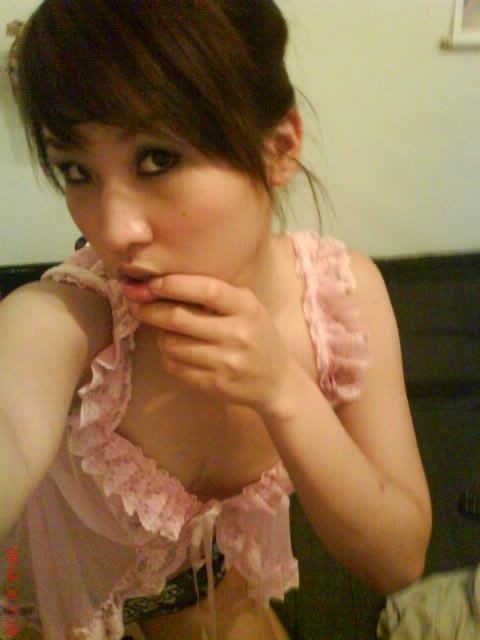 Cute asian babe pubblica le sue foto sexy e nudo in rete
 #68436052