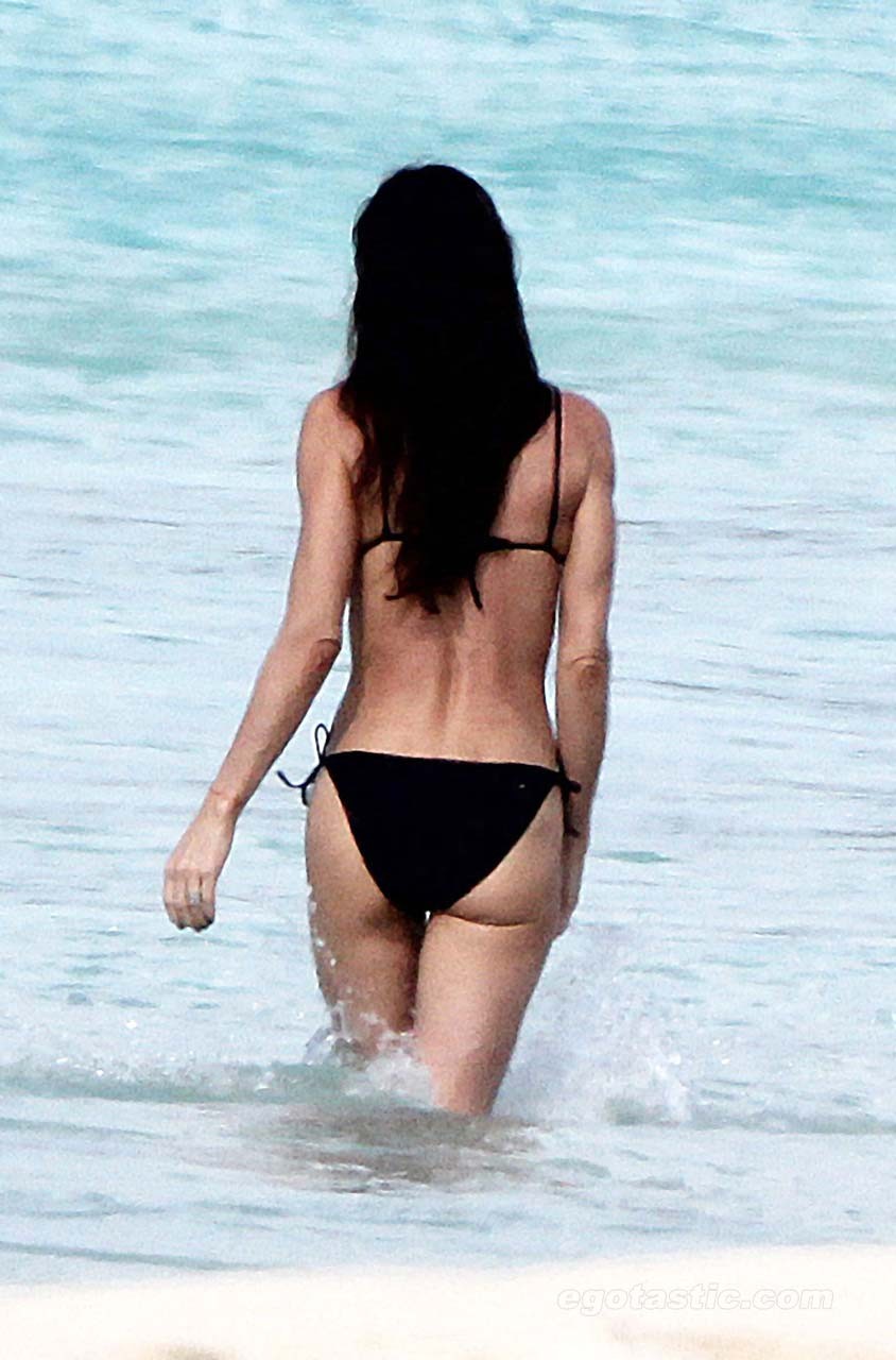 Demi Moore exposing her nice and sexy body in black bikini on beach paparazzi pi #75317230