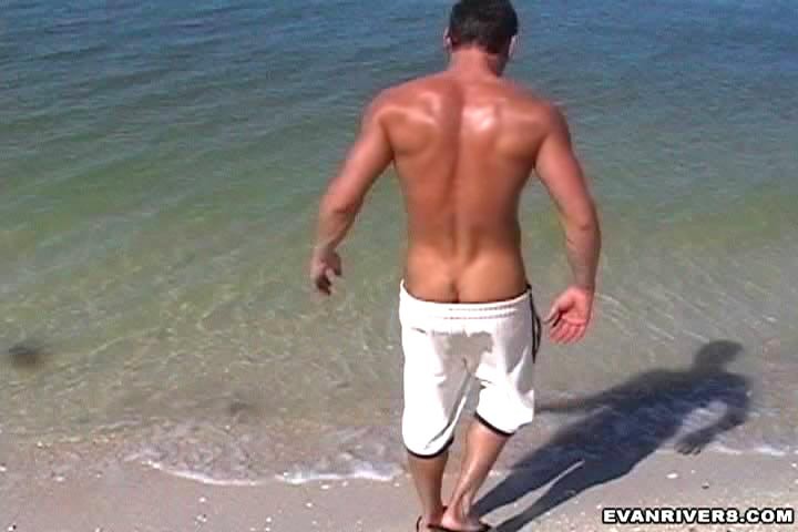 Da er es einfach liebt, gefickt zu werden, machte Evan einen Ausflug in die Wildnis, er g
 #76971689