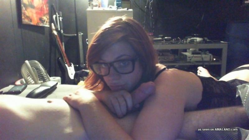 Geeky babe juega con la polla dura de su novio
 #74236692