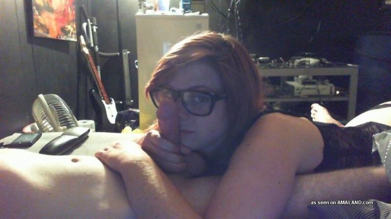 Geeky babe juega con la polla dura de su novio
 #74236701