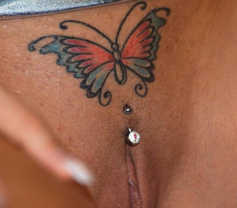 Coños amateurs tatuados y con piercing
 #73231573